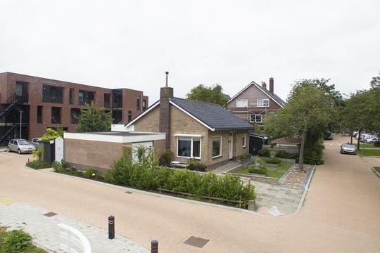 Burgemeester Boonlaan 4, Bovenkarspel foto-2