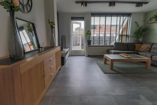Klagerstuin 37, Zwaag foto-10