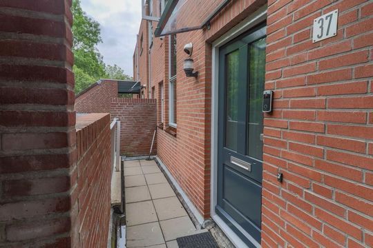 Klagerstuin 37, Zwaag foto-6