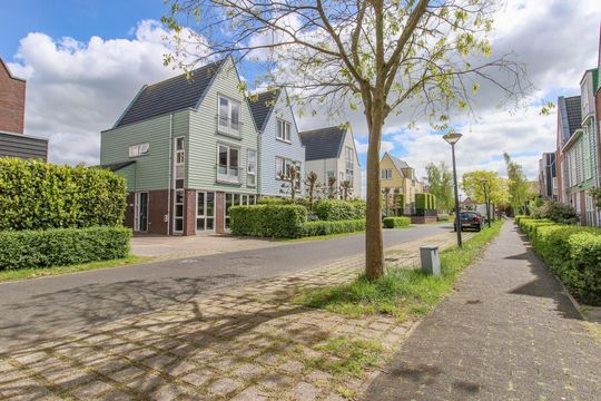 Vredemaker 5, Zwaag foto-14