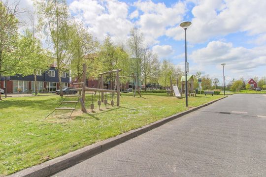 Vredemaker 5, Zwaag foto-13