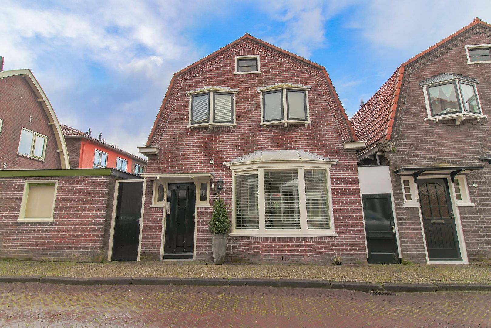 Kruislaan 1