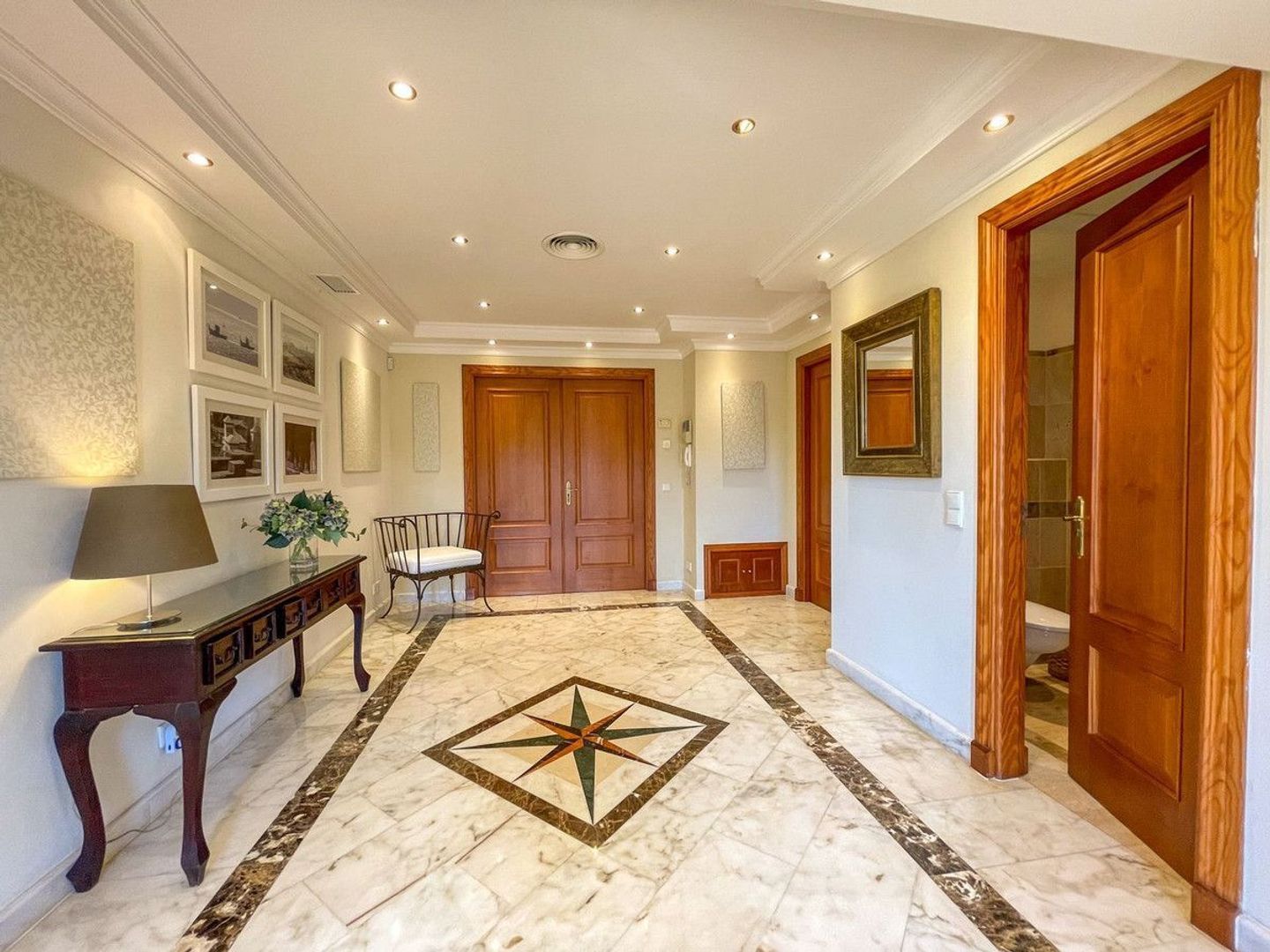 El Rosario, Vrijstaande woning EUR 3.500.000 foto-3