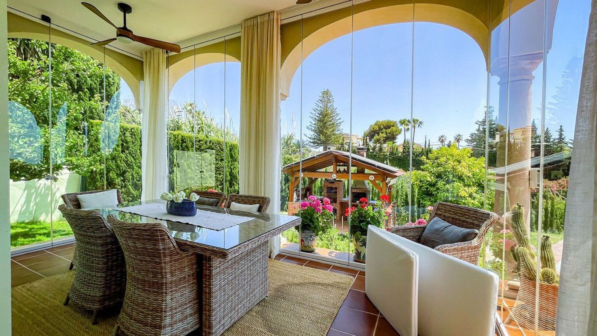 El Rosario, Vrijstaande woning EUR 2.490.000 foto-6