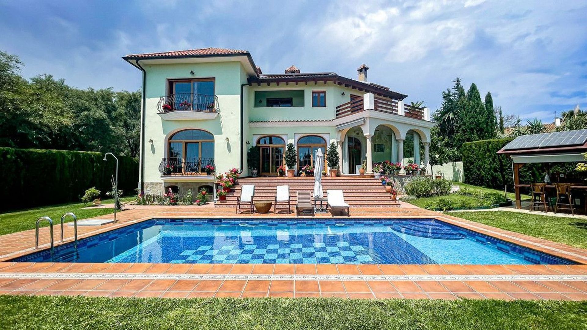 El Rosario, Vrijstaande woning EUR 2.490.000 foto-0