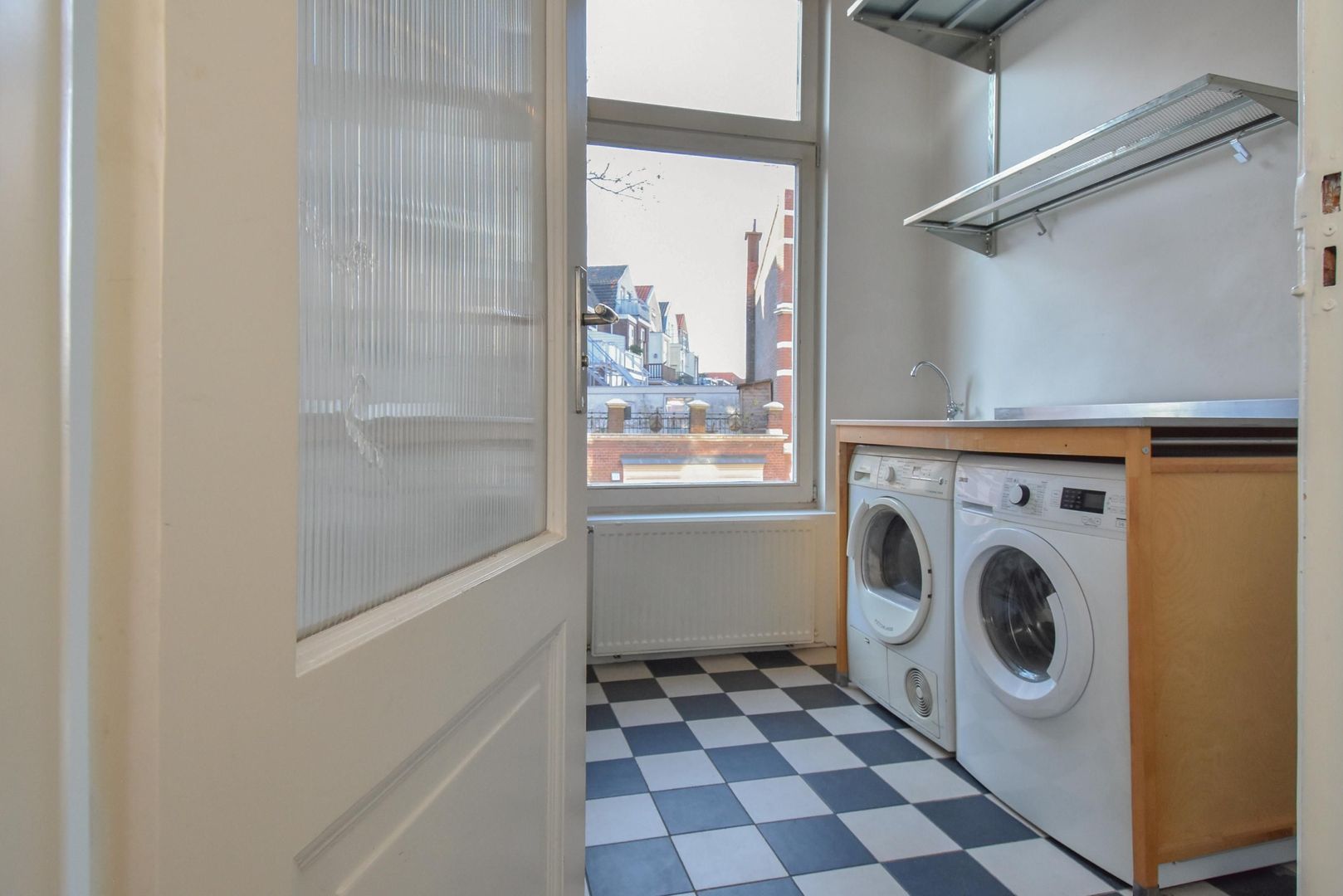 Newtonstraat 303, Den Haag foto-22 blur