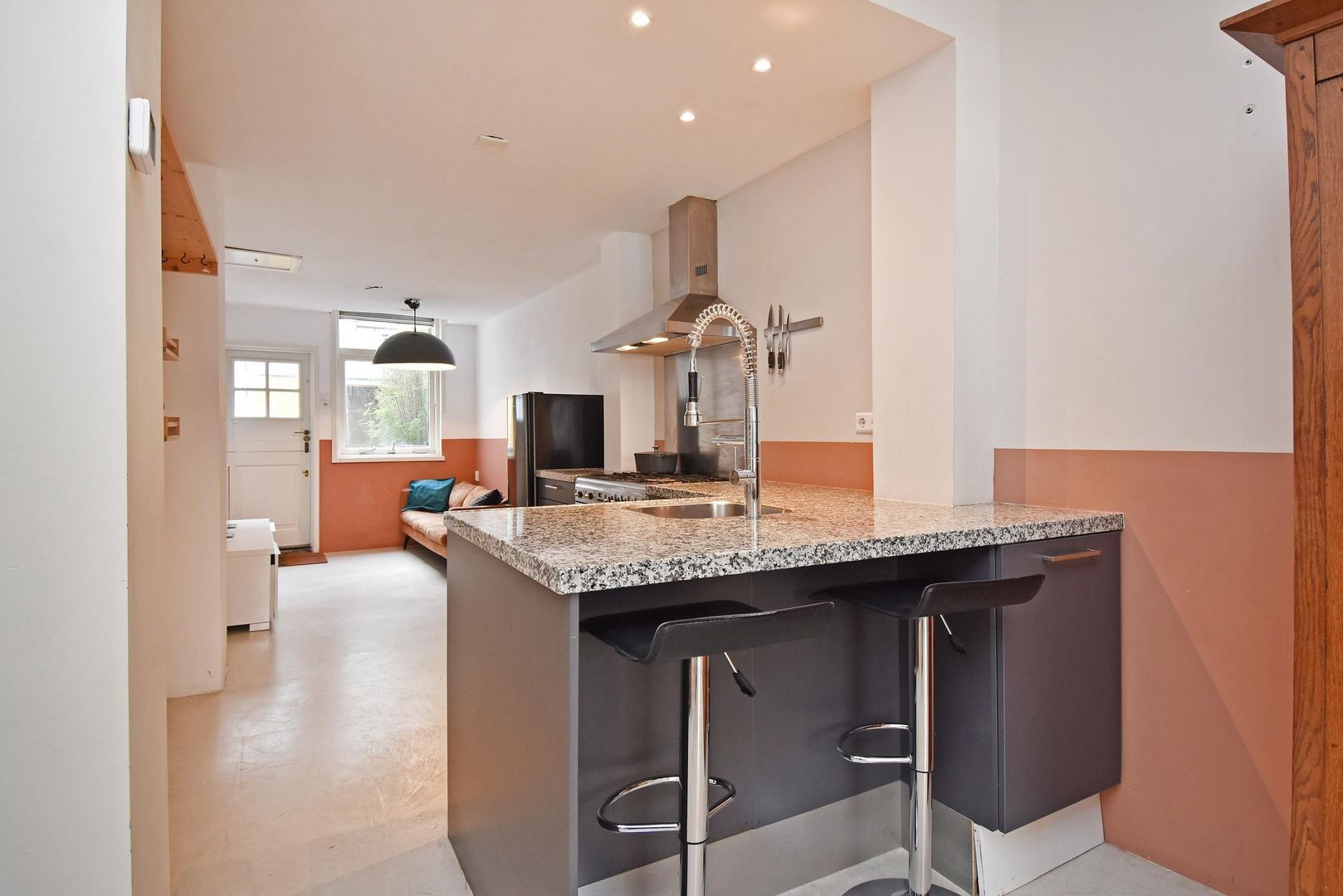 Assendelftstraat 35, Den Haag foto-10 blur