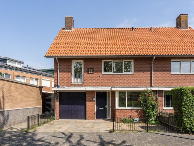 Gruttosingel 38, Den Haag