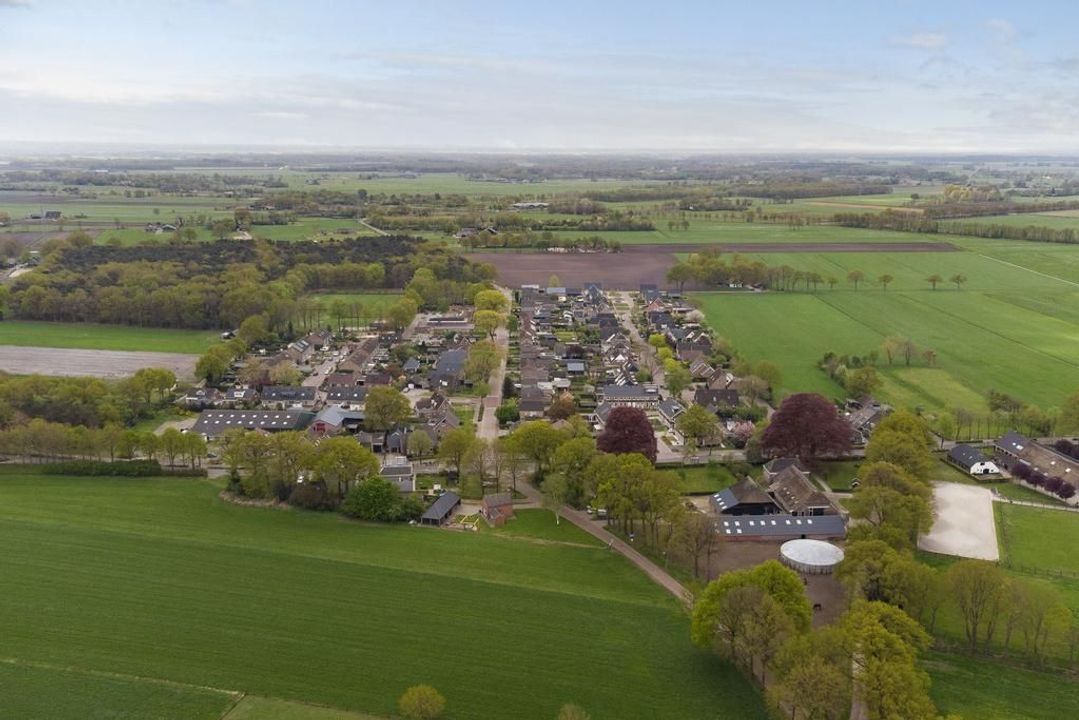 Oud Veeningen 10, Veeningen foto-5