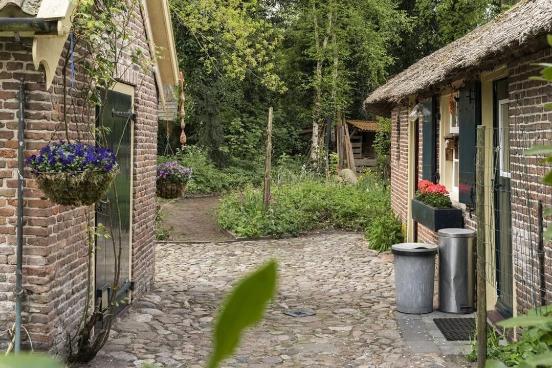 Oud Veeningen 10, Veeningen foto-7