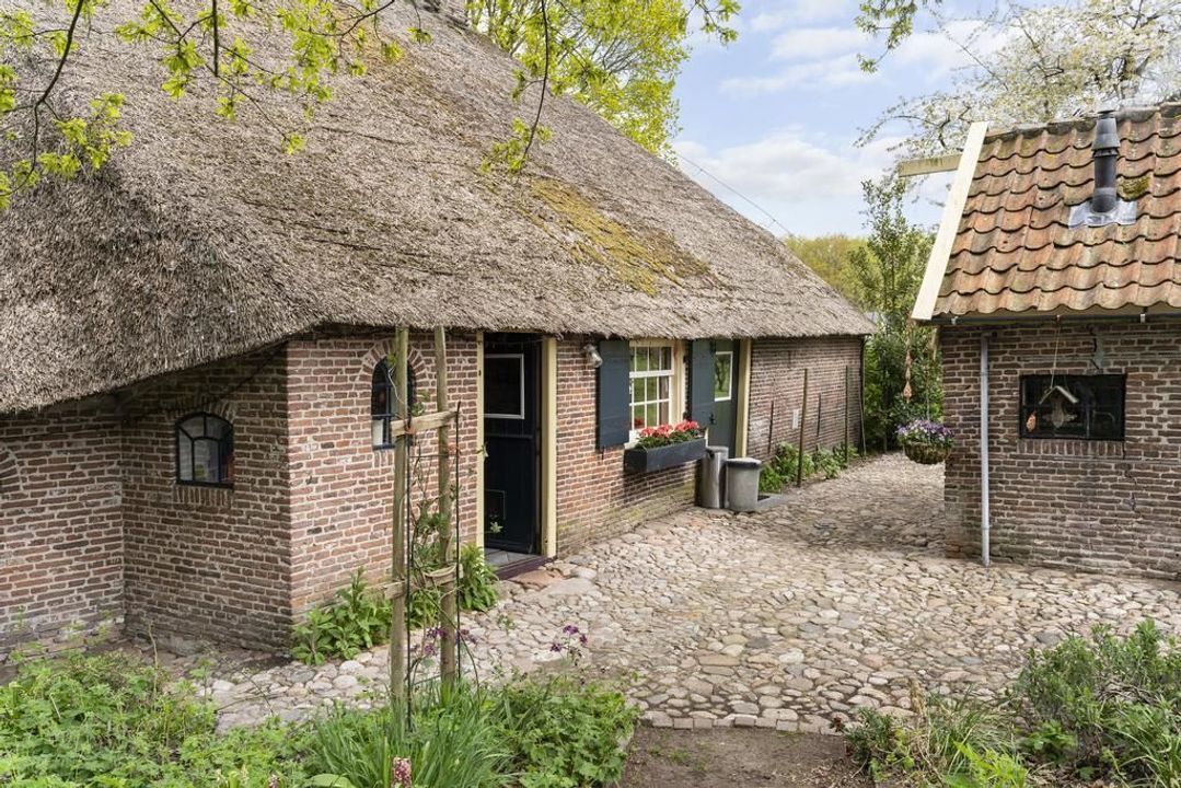 Oud Veeningen 10, Veeningen foto-6