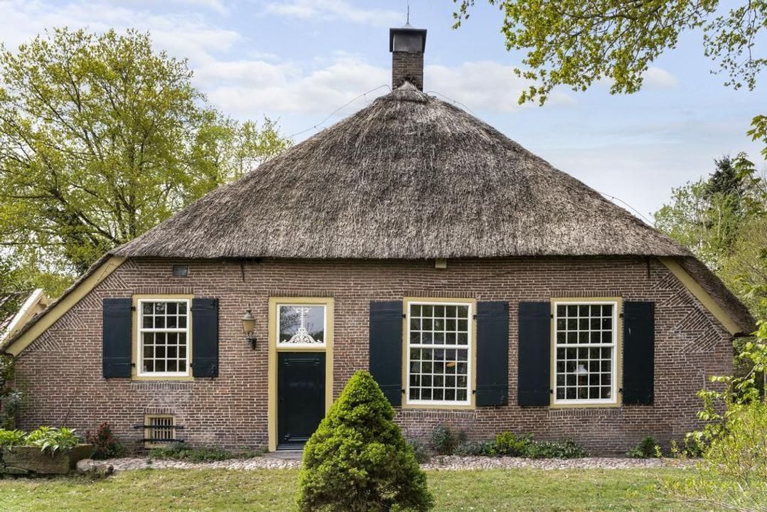 Oud Veeningen 10, Veeningen foto-2