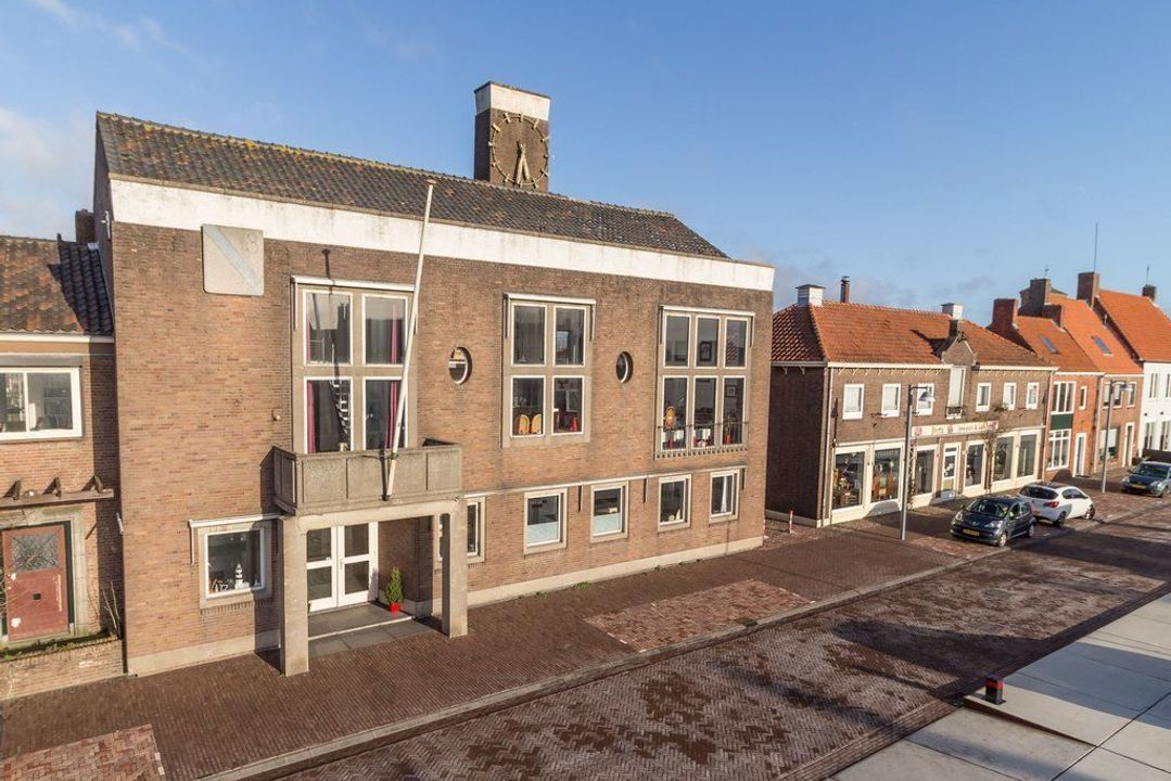 Dorpsplein 9, Schoondijke foto-1