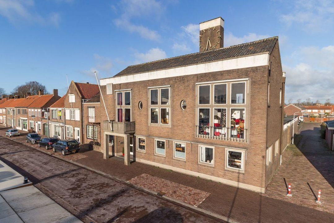 Dorpsplein 9, Schoondijke foto-2