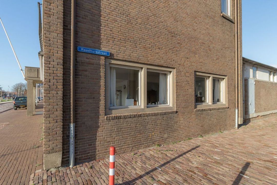 Dorpsplein 9, Schoondijke foto-3