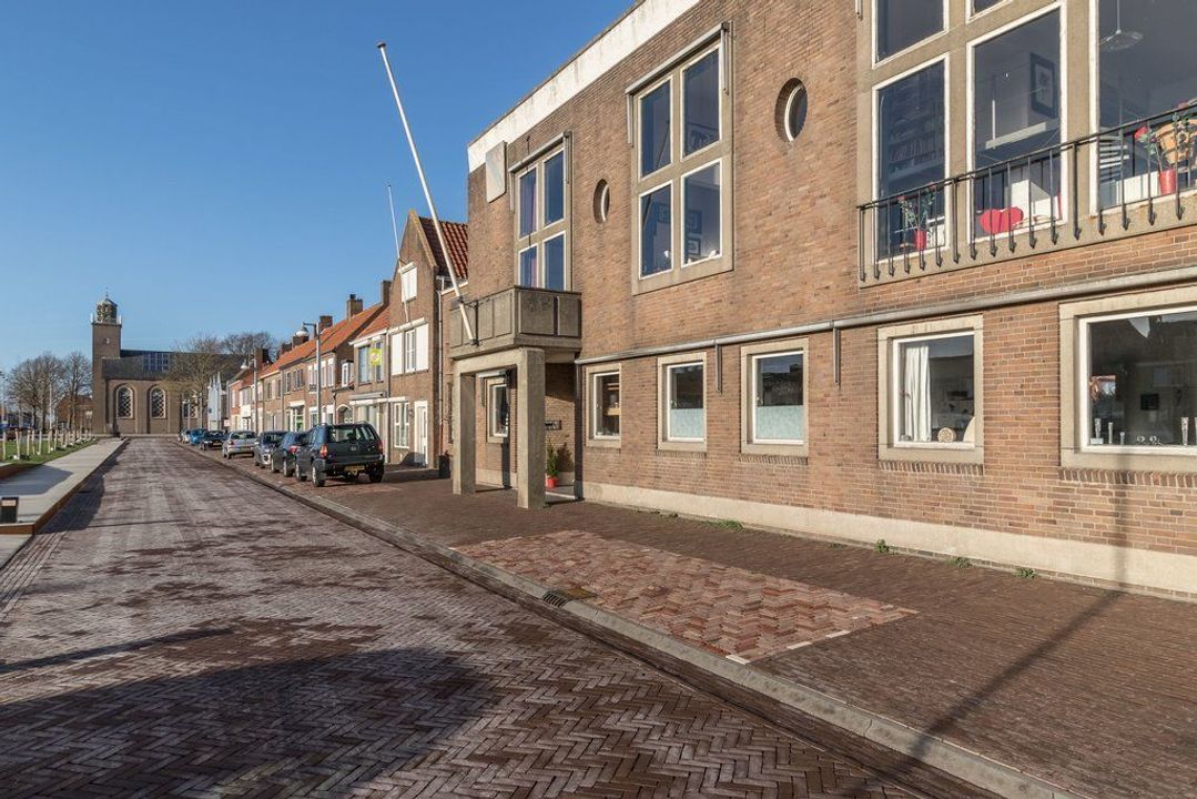 Dorpsplein 9, Schoondijke foto-7