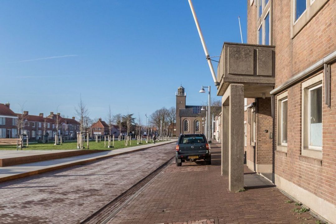 Dorpsplein 9, Schoondijke foto-8