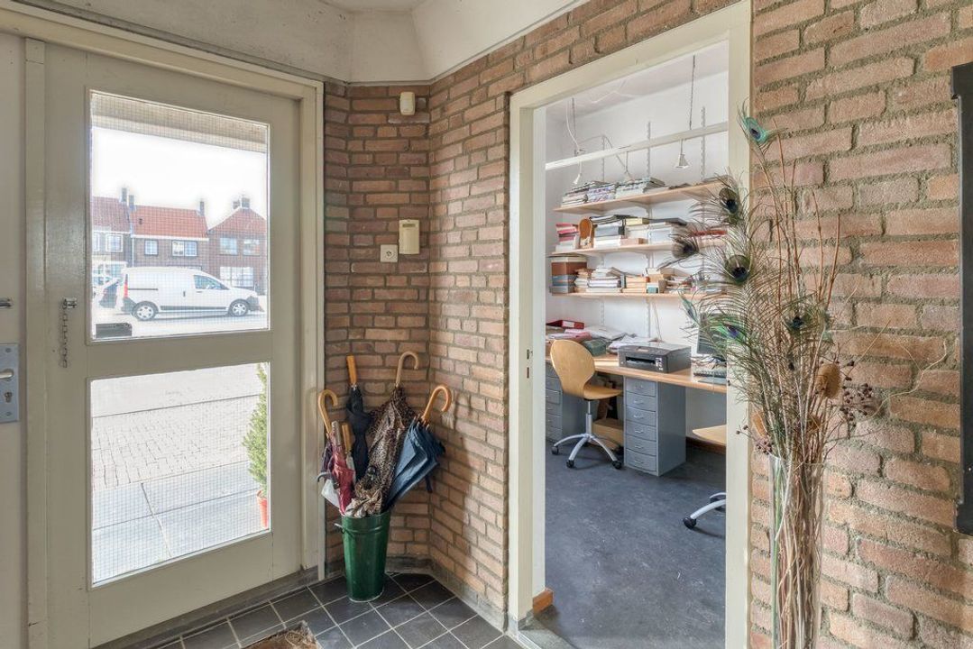 Dorpsplein 9, Schoondijke foto-14