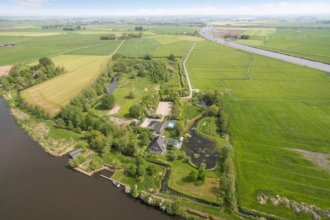 Suorein 6, Grou foto-4