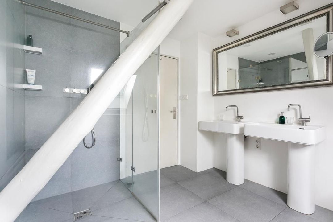 Suorein 6, Grou foto-22