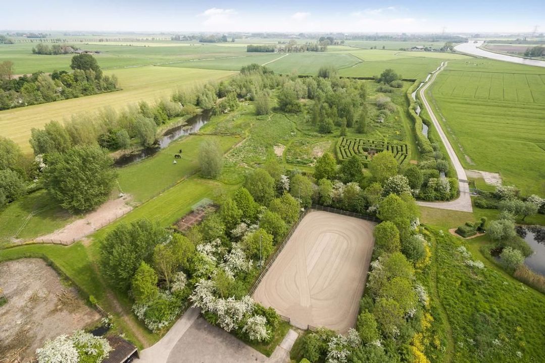 Suorein 6, Grou foto-35