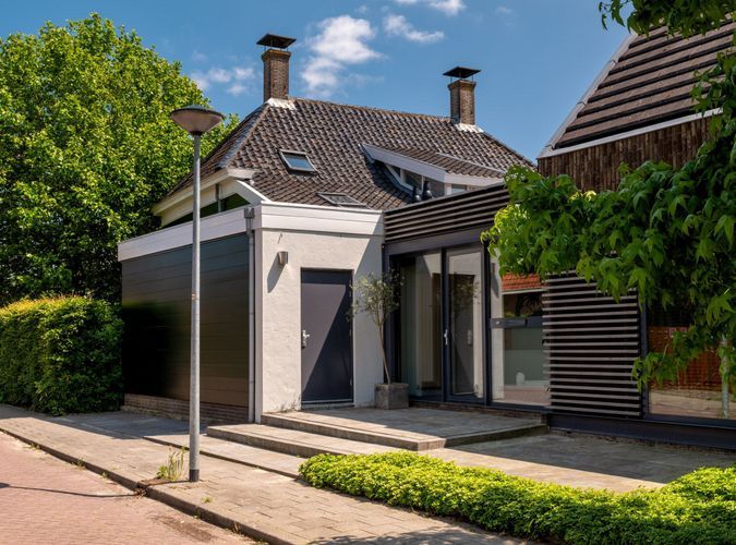 Kerkbuurt 27 en Jacob Corneliszstraat 1 0 ong, Oostzaan