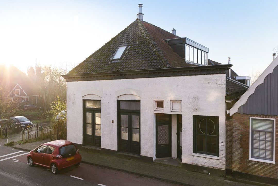 Warder 123, Warder foto-1