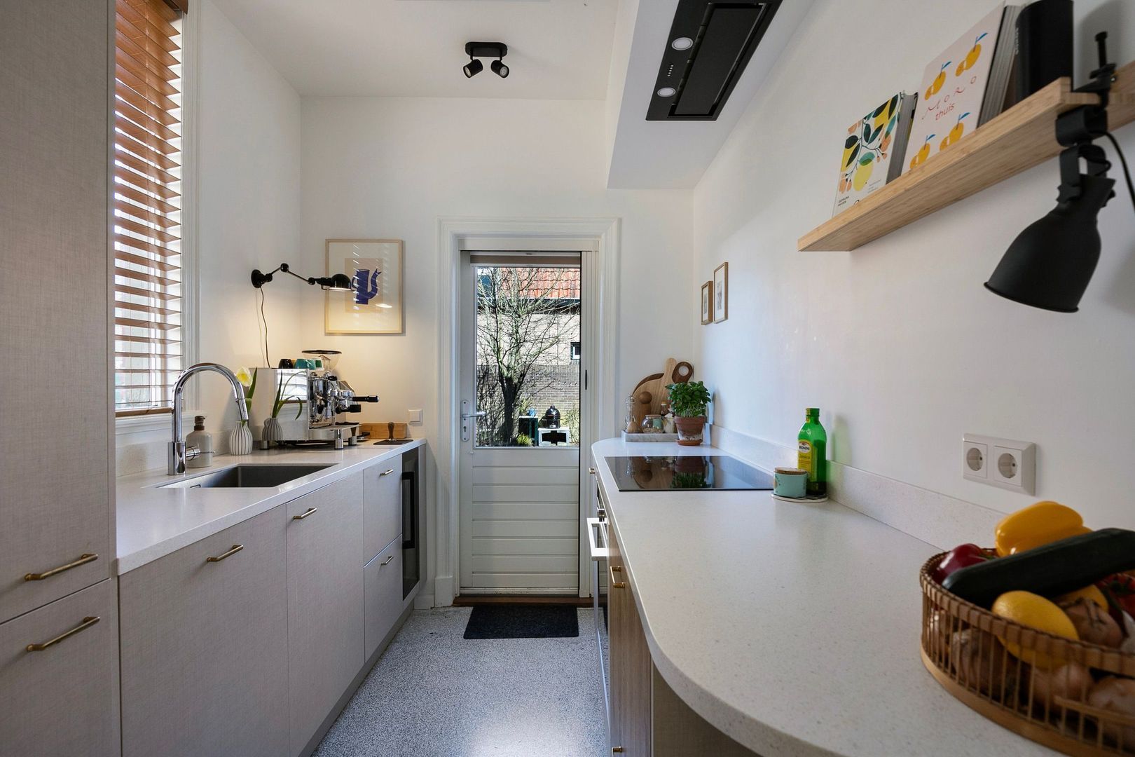 Van Meerbeekstraat 1, Hillegom foto-11