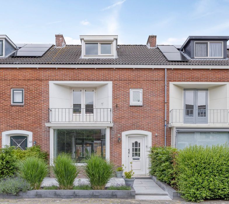 Fresiastraat 8, Lisse