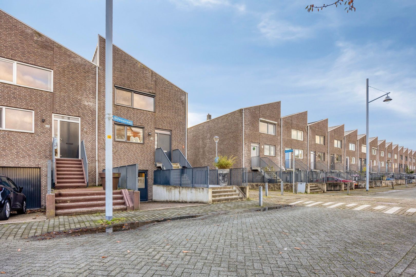 Strausslaan 41, Nieuw-Vennep foto-1
