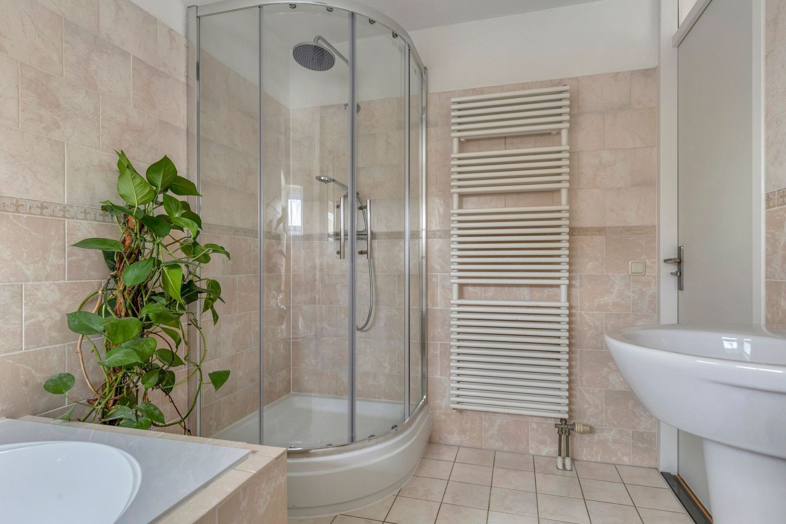 Loenerveld 63, Nieuw-Vennep foto-17