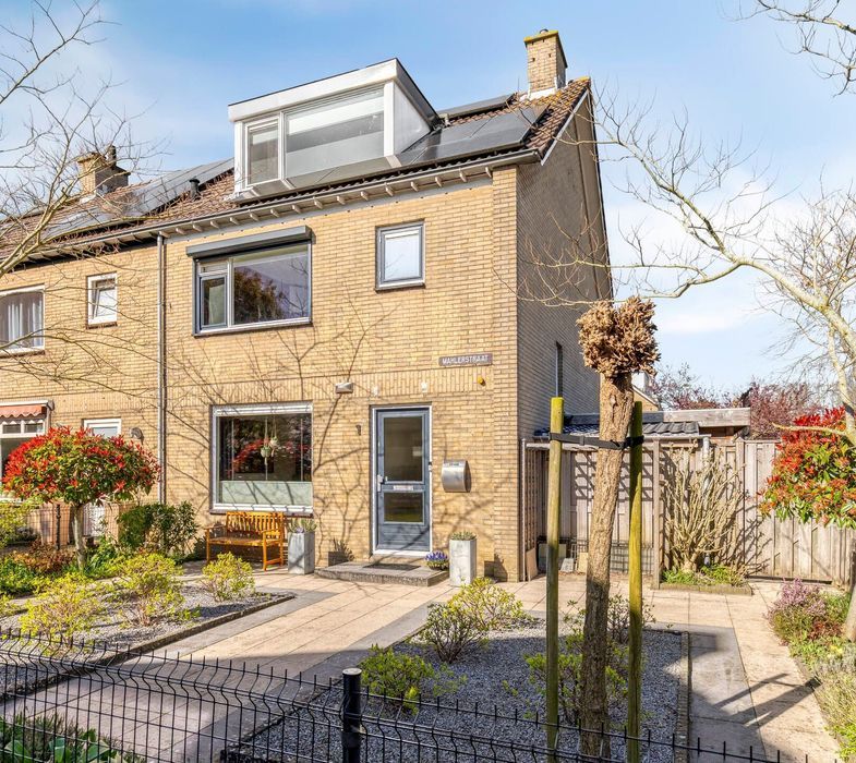 Mahlerstraat 1, Lisse