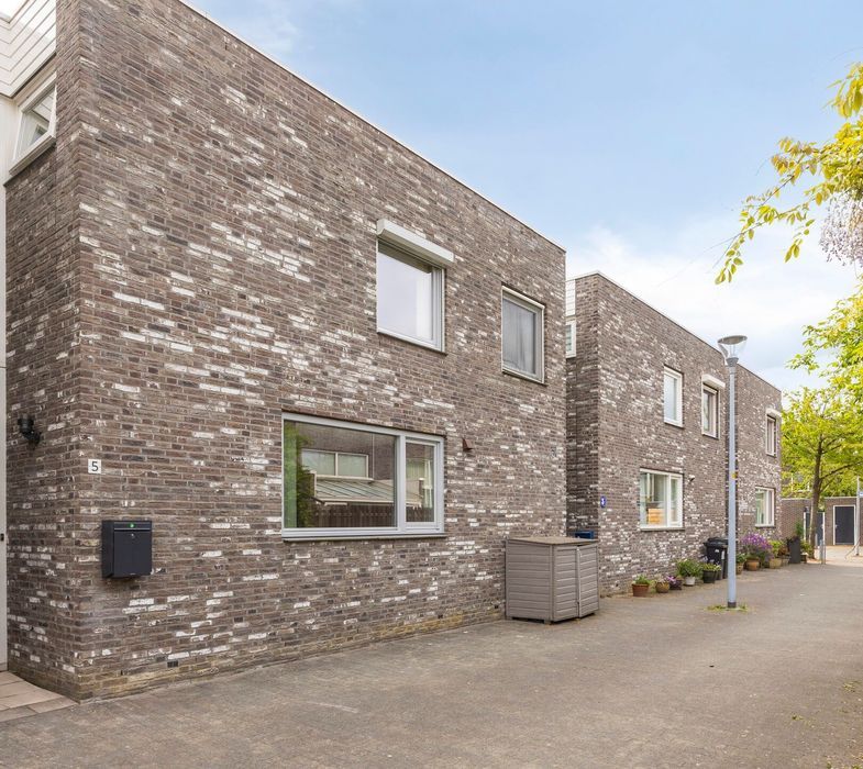 Donizettihof 5, Nieuw-Vennep