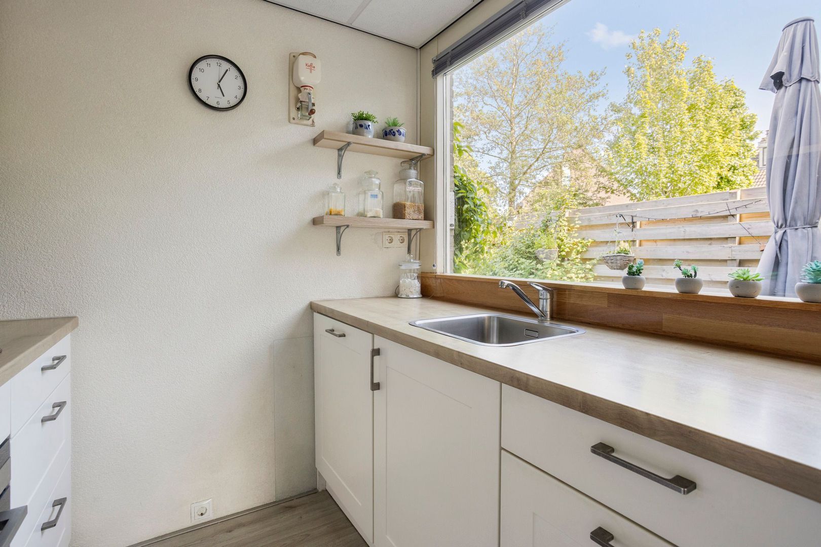 Zwanebloem 1, Woubrugge foto-11