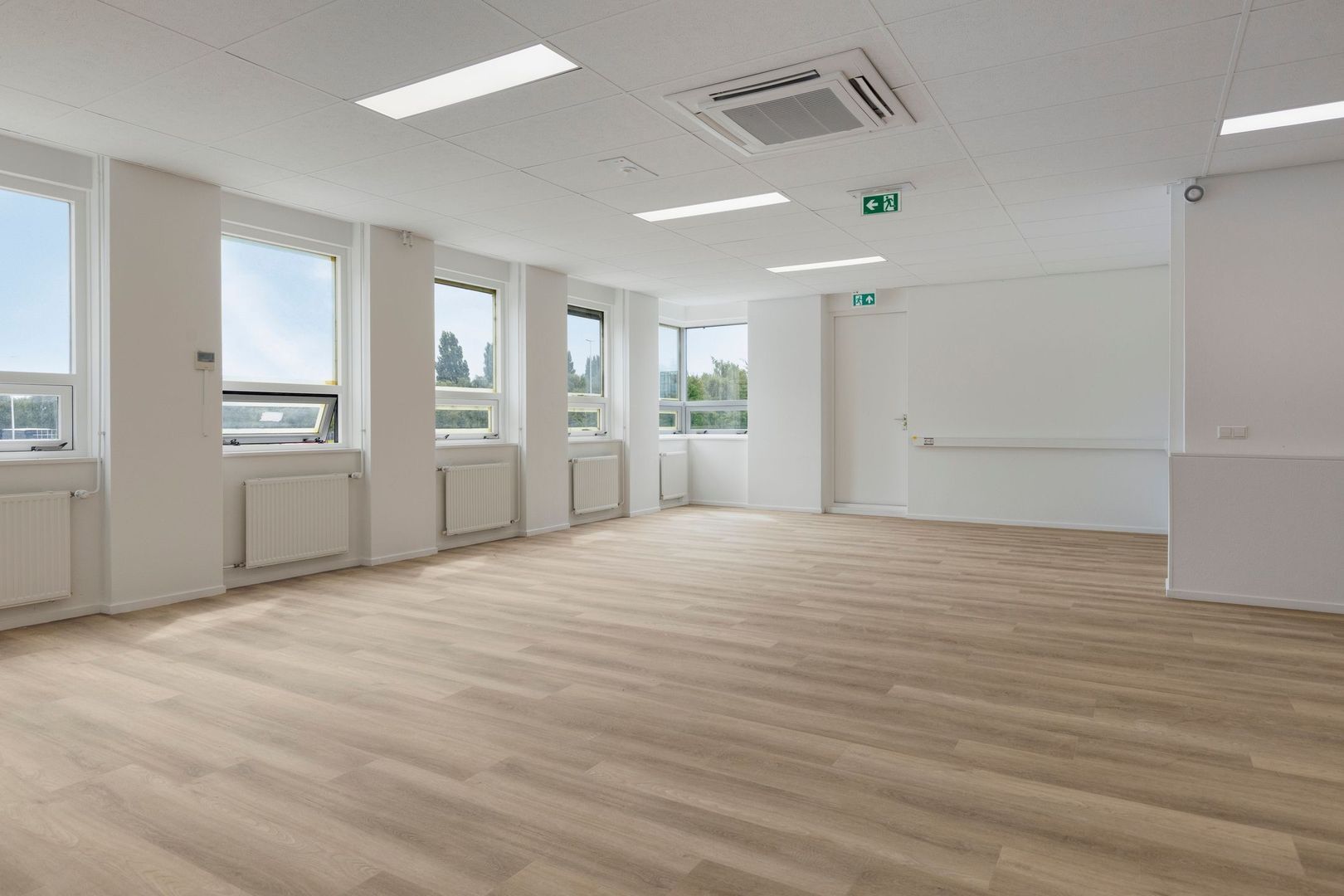 Shannonweg 1, Schiphol foto-3 blur