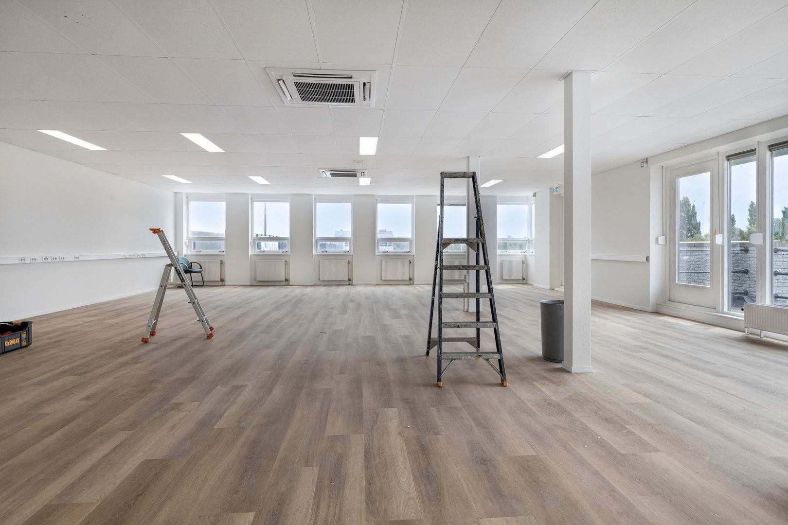 Shannonweg 1, Schiphol foto-7 blur