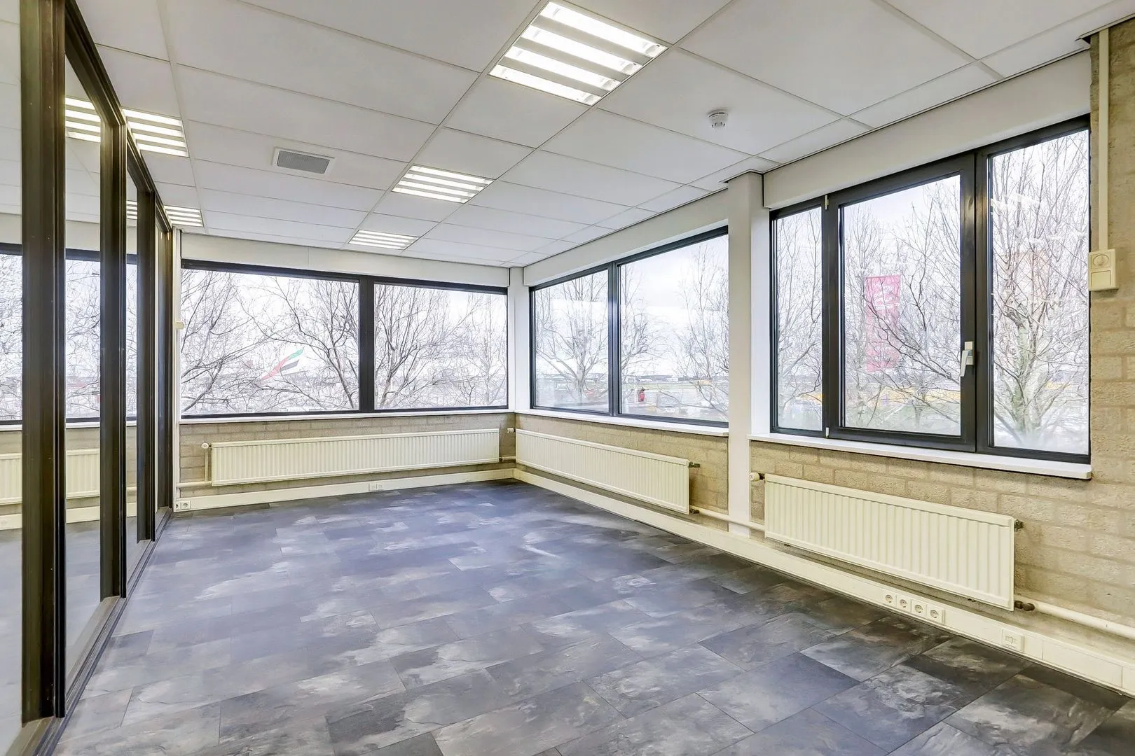 Toekanweg 2, Schiphol foto-6 blur