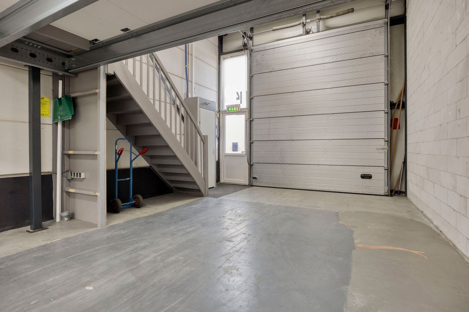 Luzernestraat 142, Nieuw-Vennep foto-4 blur