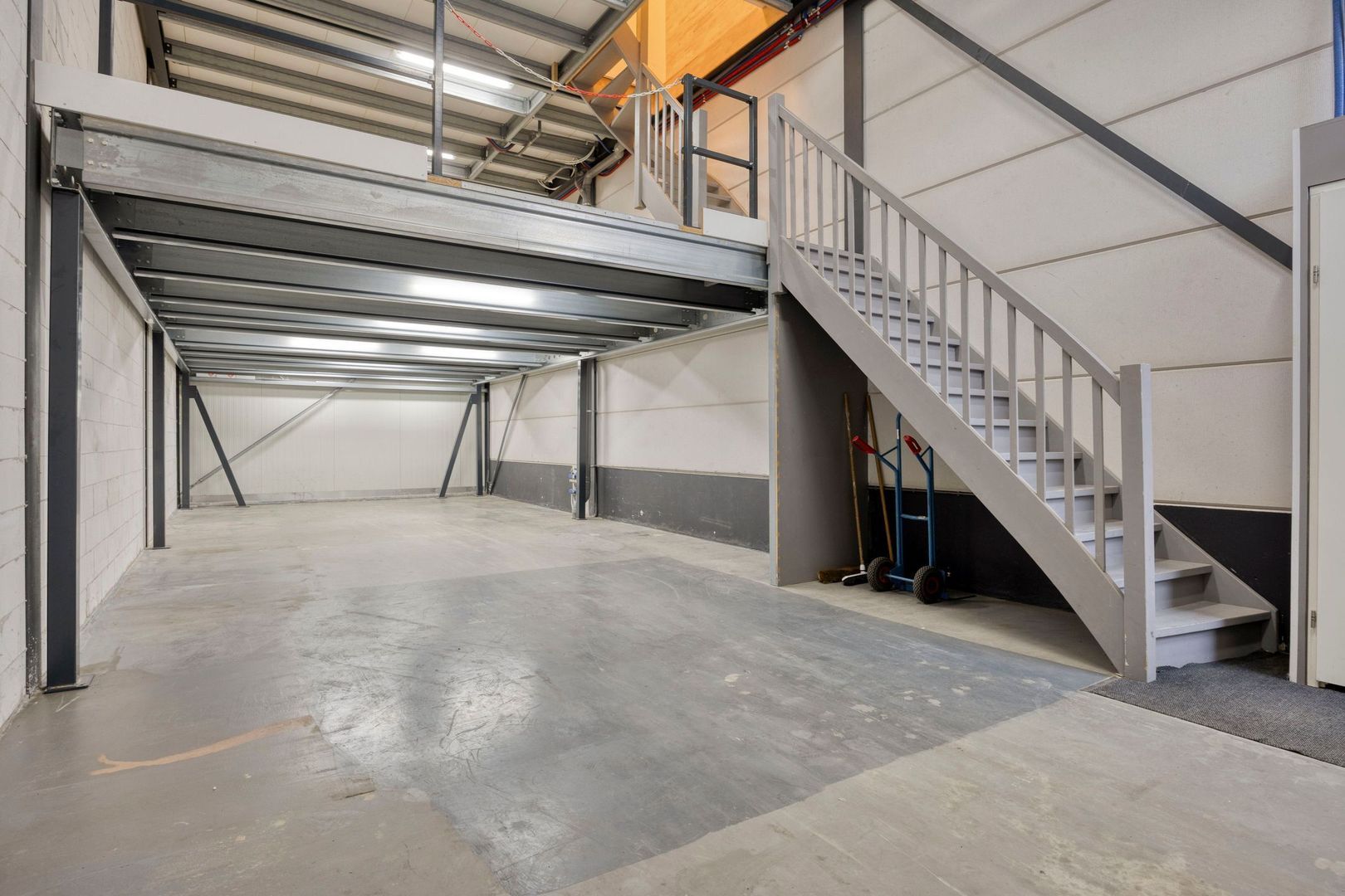 Luzernestraat 142, Nieuw-Vennep foto-5 blur