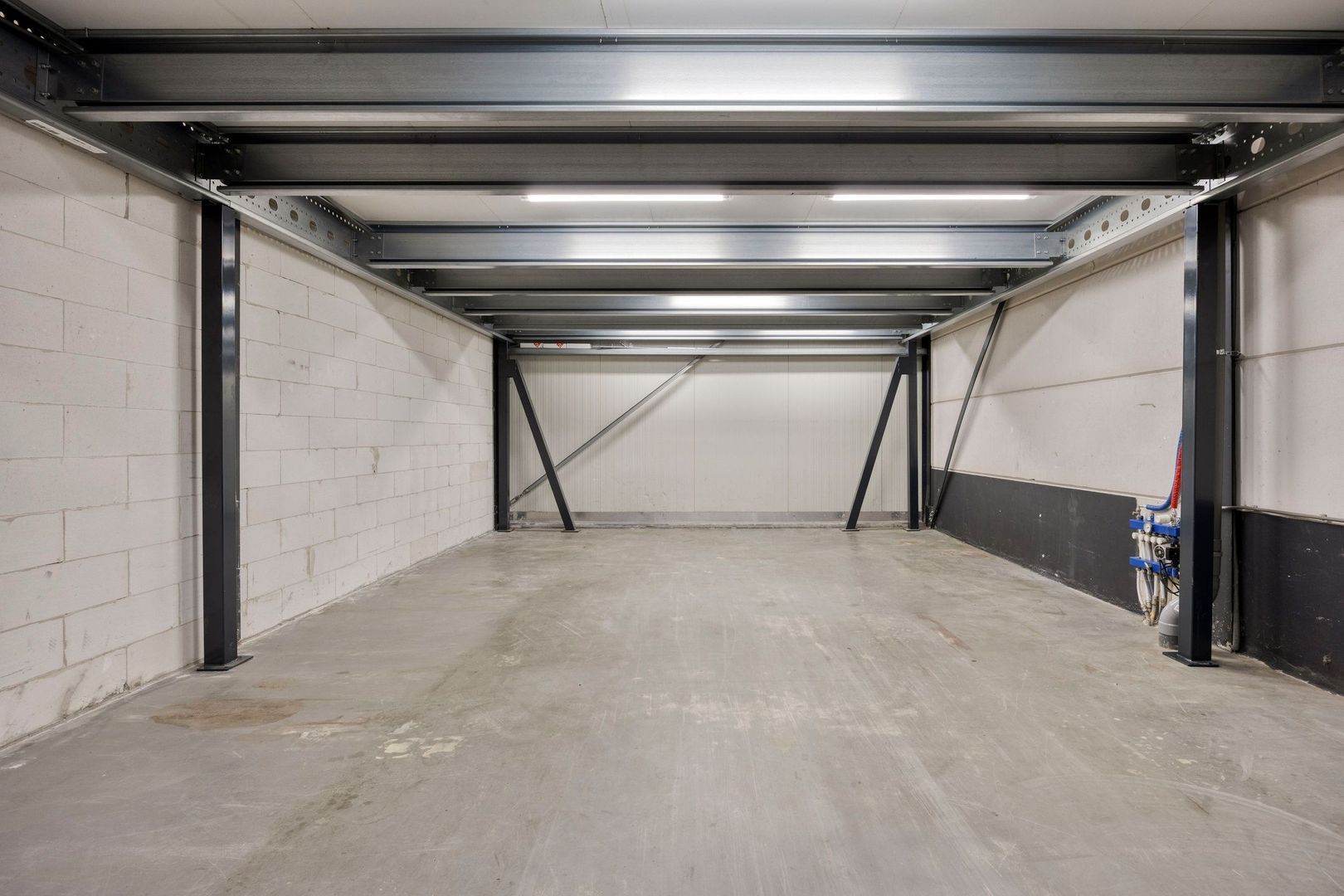 Luzernestraat 142, Nieuw-Vennep foto-3 blur