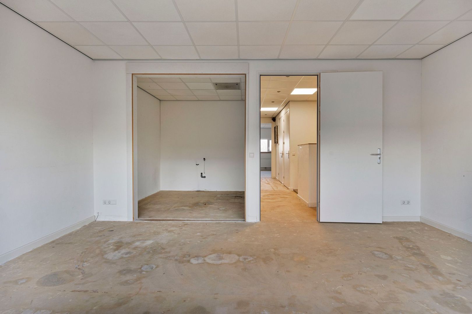 Luzernestraat 142, Nieuw-Vennep foto-11 blur