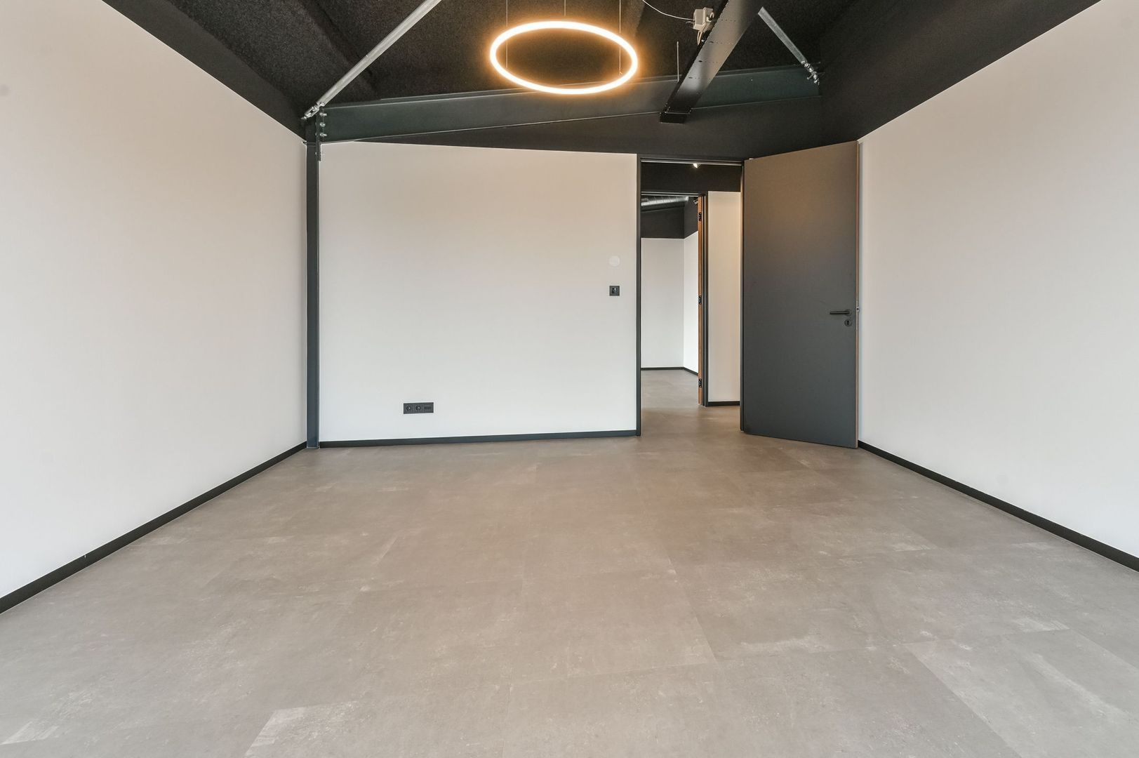 Burgemeester Hoffscholteweg 4, Aalsmeer foto-4 blur