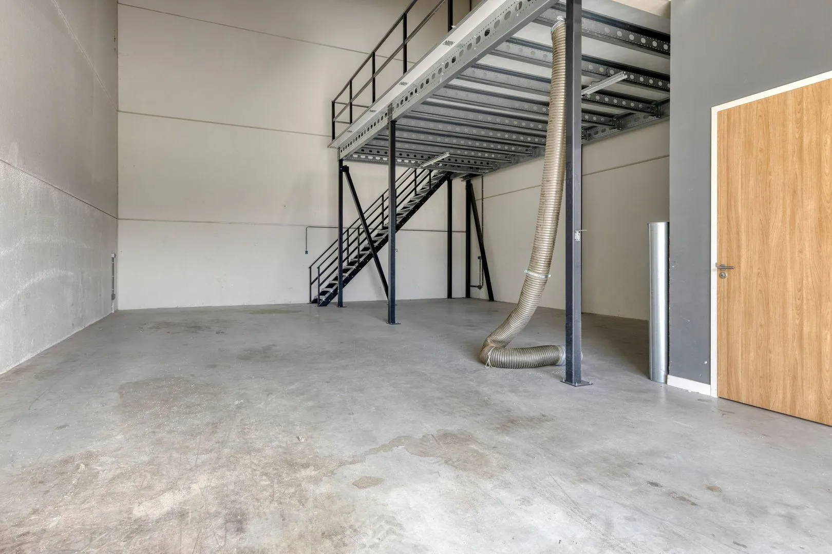 Drachmeweg 145 L, Nieuw-Vennep foto-2 blur