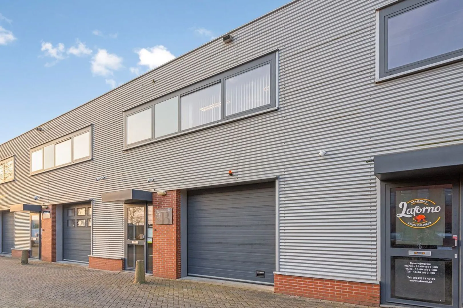 Luzernestraat 33 A, Nieuw-Vennep foto-1 blur