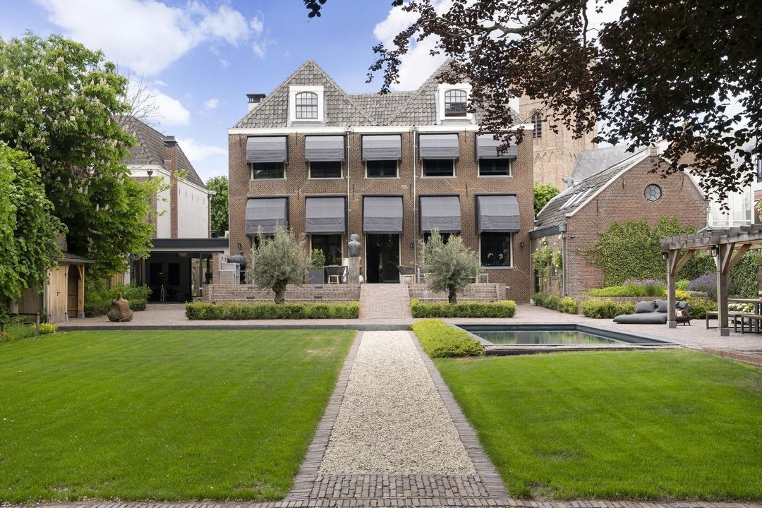 Voorstraat 69 71 *<br/><small>€ 17.500 p.m. ex.</small>