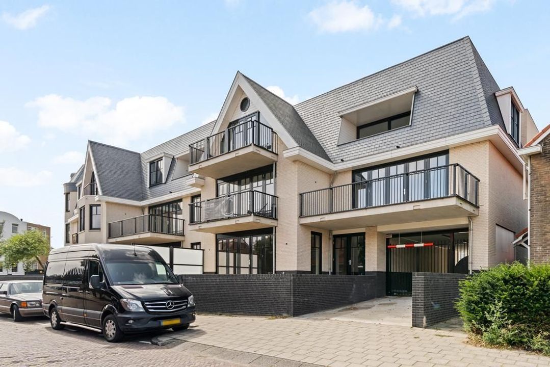 Jan van Henegouwenweg 29<br/><small>&euro; 699.000 k.k.</small>