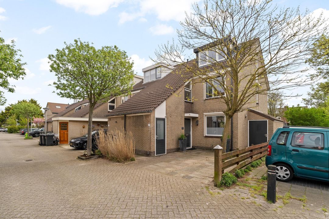 Branding 27<br/><small>&euro; 689.000 k.k.</small>