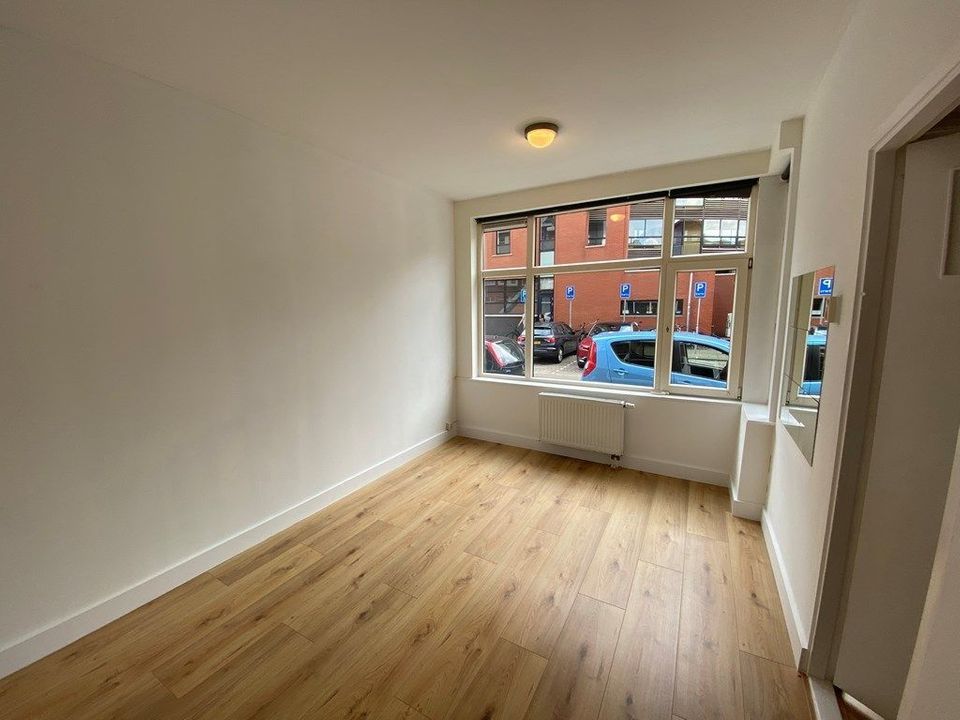 vrije-sector-woningen te huur op Westfrankelandsestraat 8 C