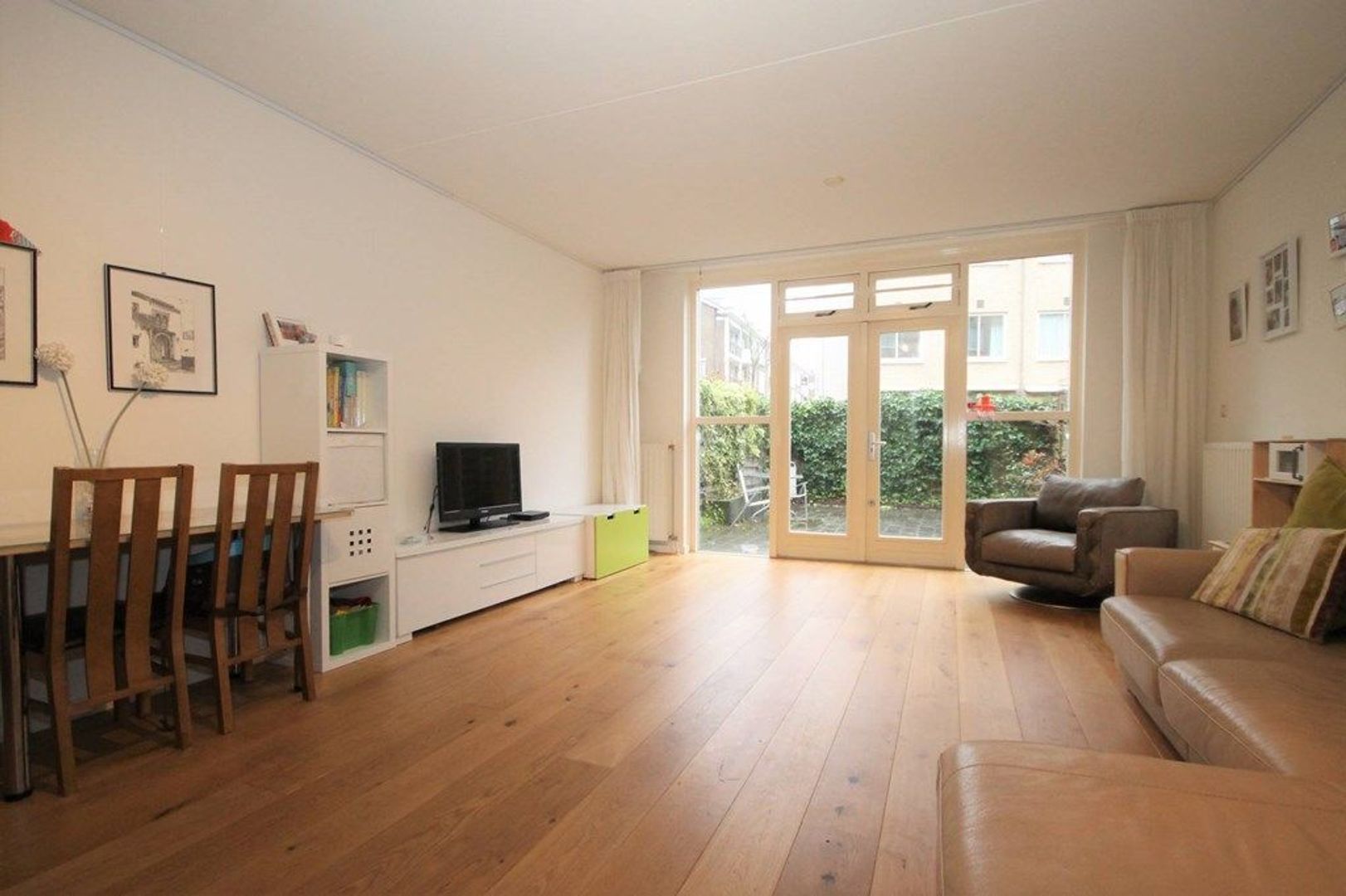 Louise Henriëttestraat 2 B, Den Haag foto-0