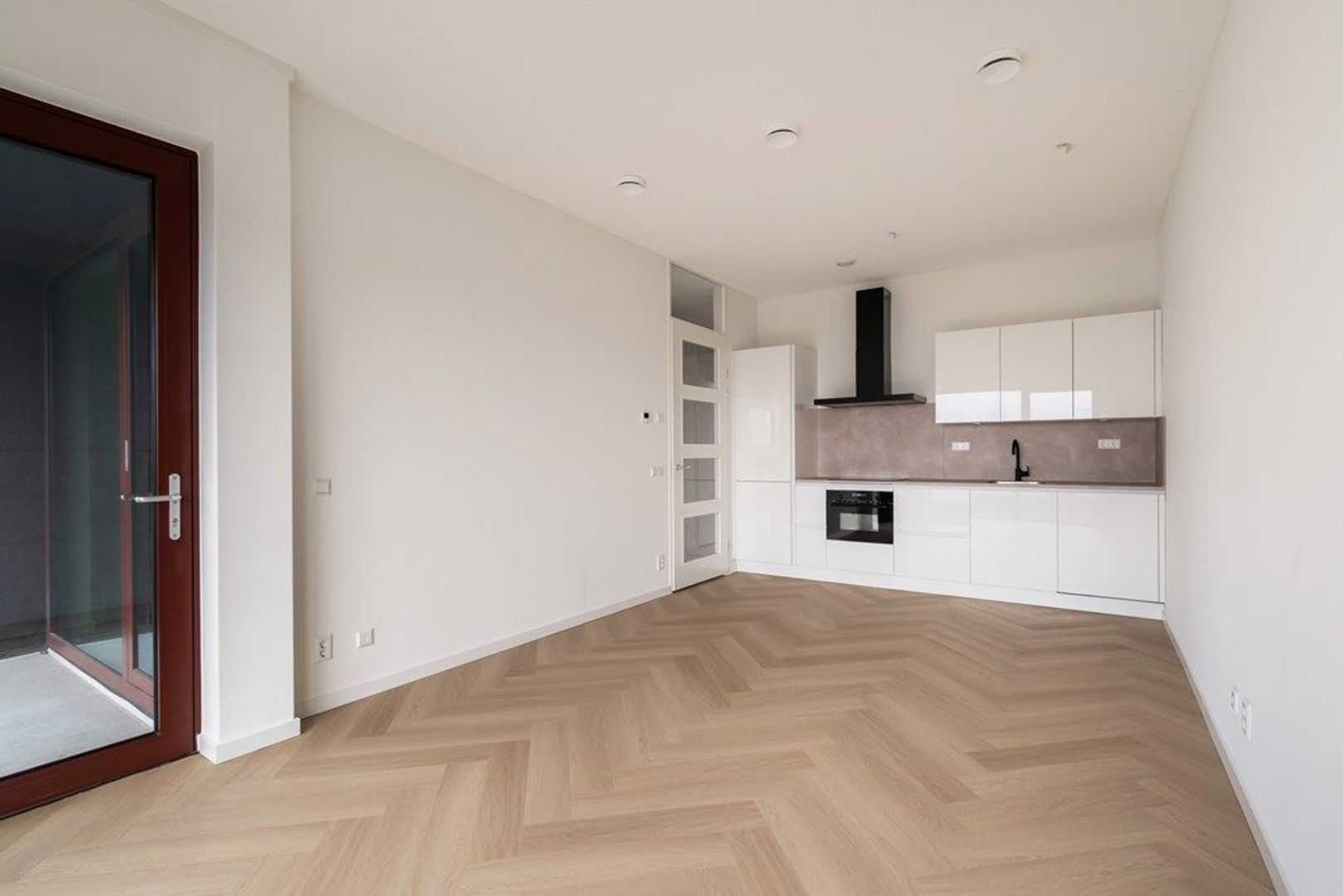 Baan 34 K6, Rotterdam foto-1